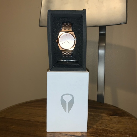 Nixon Time Teller Watch Rose Gold - Picture 6 of 6